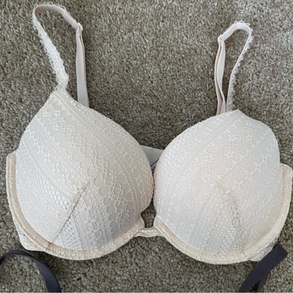 Victoria's Secret | Set of Two Push Up Bras Size 32DD - Picture 3 of 7